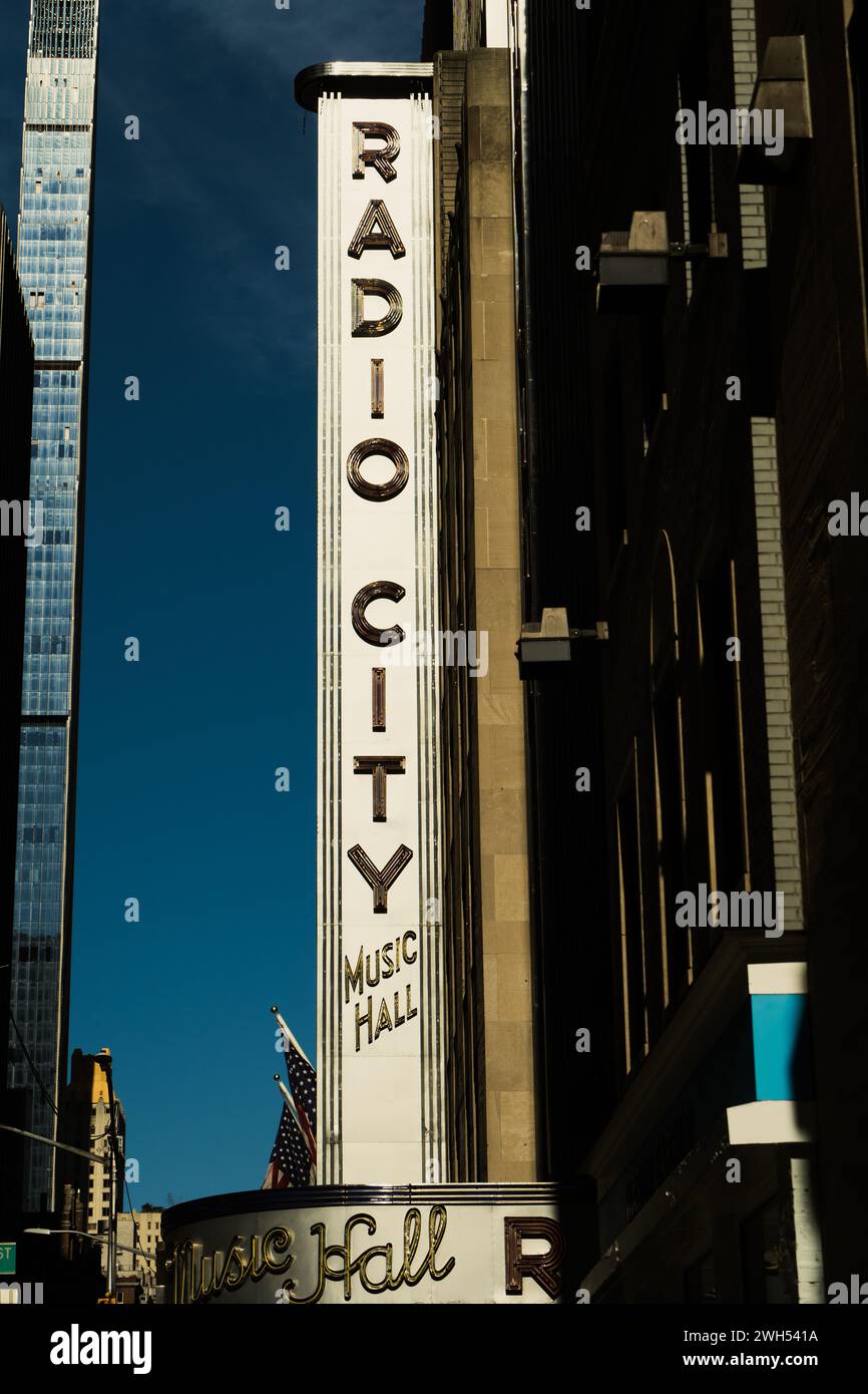 New York City, USA- 18 février 2022 : Radio City Music Hall à la 6e Avenue à Manhattan New York City. Banque D'Images