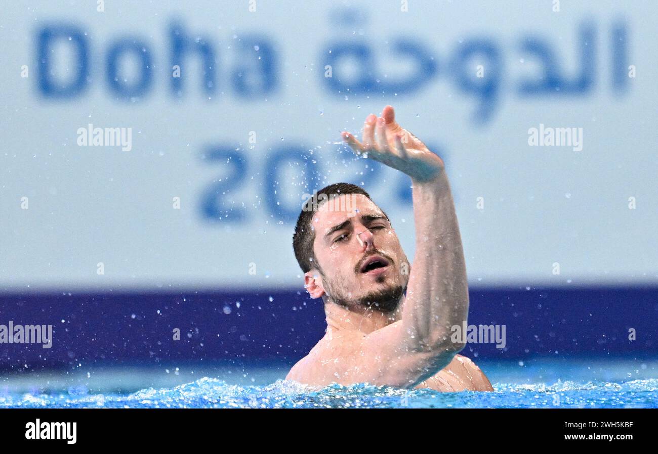 Doha, Qatar. 7 février 2024. Giorgio Minisini d'Italie se produit lors de la finale libre en solo masculin de natation artistique aux Championnats du monde de natation aquatique à Doha, Qatar, le 7 février 2024. Crédit : Xia Yifang/Xinhua/Alamy Live News Banque D'Images