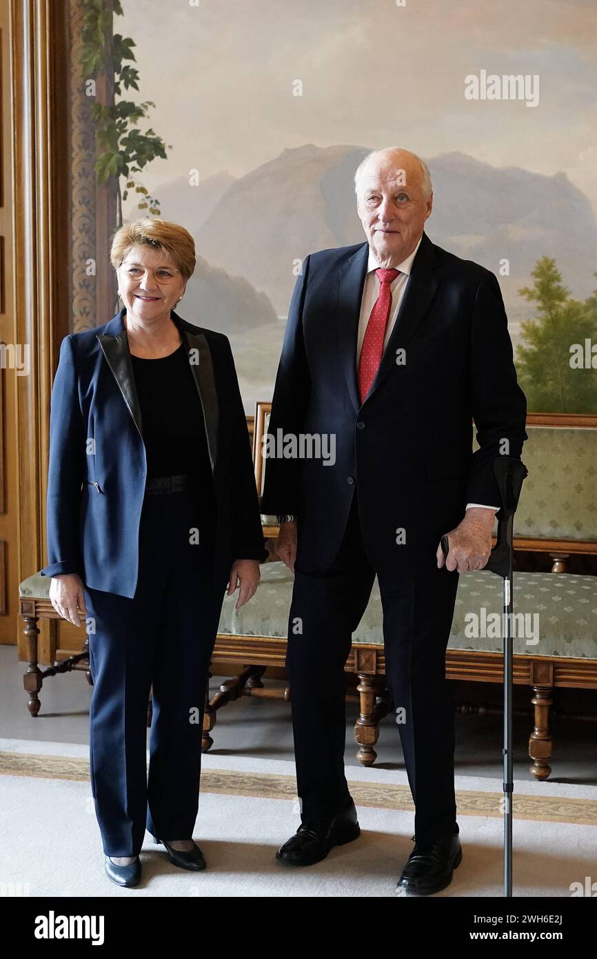 Oslo 20240208.le roi Harald reçoit la présidente de la Suisse, Viola Amherd, en audience au château. Photo : Terje Bendiksby / NTB / PISCINE Banque D'Images