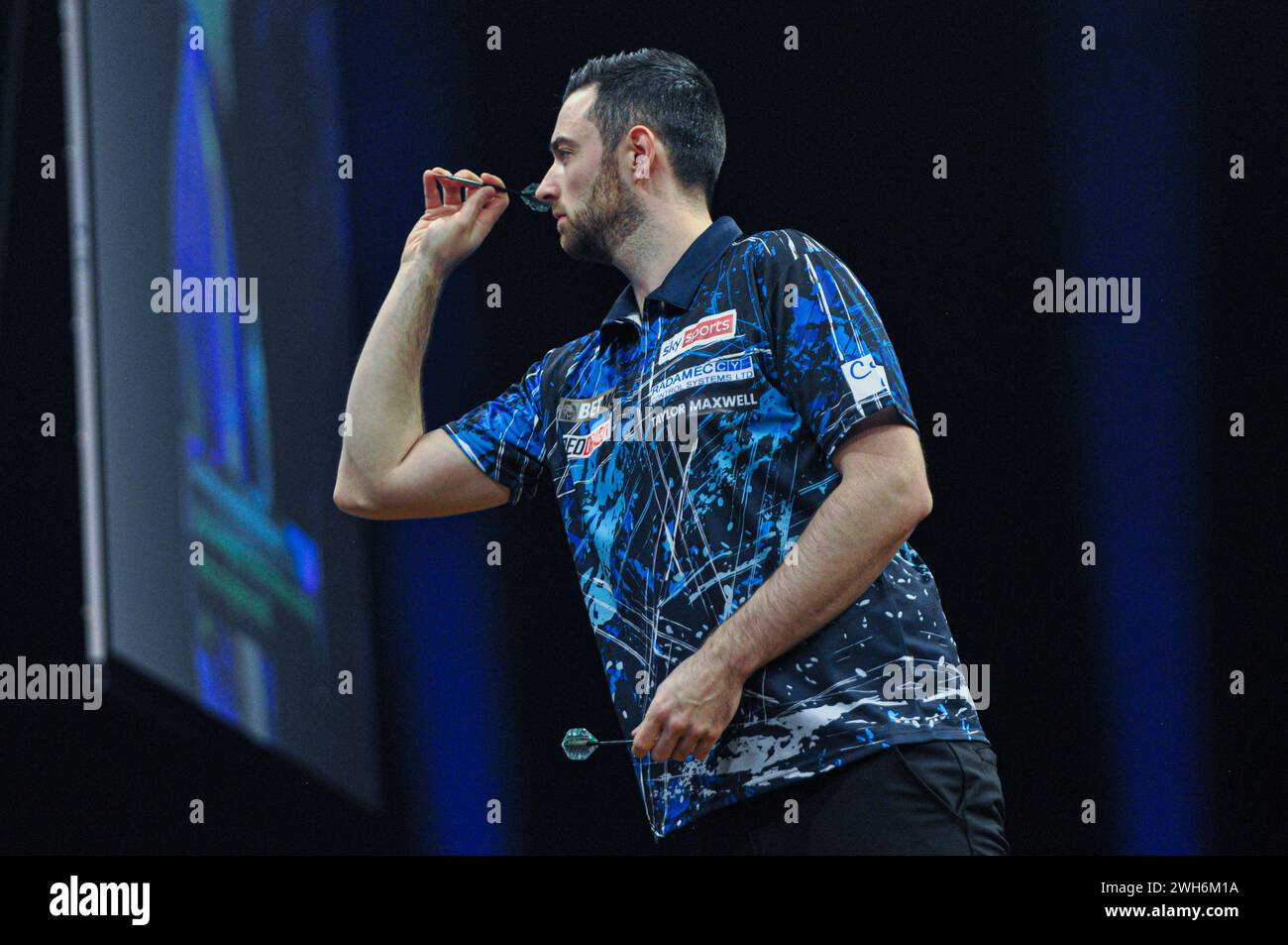 CARDIFF, ROYAUME-UNI - 1er FÉVRIER : Luke Humphries pendant la nuit 1 de la PDC premier League à l'Utilita Arena Cardiff le 1er février 2024 à Cardiff, Royaume-Uni. (Photo de Joris Verwijst/BSR Agency) Banque D'Images