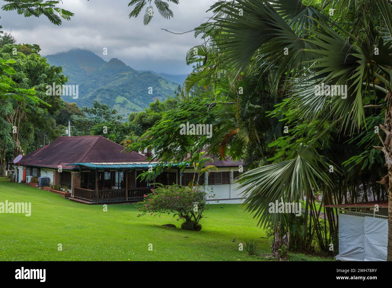 Maison de gardien au camp de jeunes de l'Église de Jésus-Christ des Saints des derniers jours à Bonao, République Dominicaine. Banque D'Images
