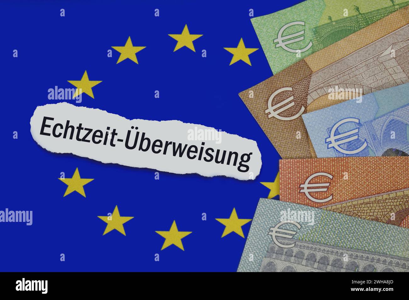 Europäische Union und Echtzeit-Überweisung Europäische Union und Echtzeit-Überweisung, 09.02.2024, Borkwalde, Brandenburg, Auf einem eu-Symbol befindet sich der Schriftzug Echtzeit-Überweisung neben verschiedenen Geldscheinen. *** Union européenne et virement bancaire en temps réel Union européenne et virement bancaire en temps réel, 09 02 2024, Borkwalde, Brandebourg, sur un symbole de l'UE se trouve le lettrage virement bancaire en temps réel à côté de divers billets Banque D'Images