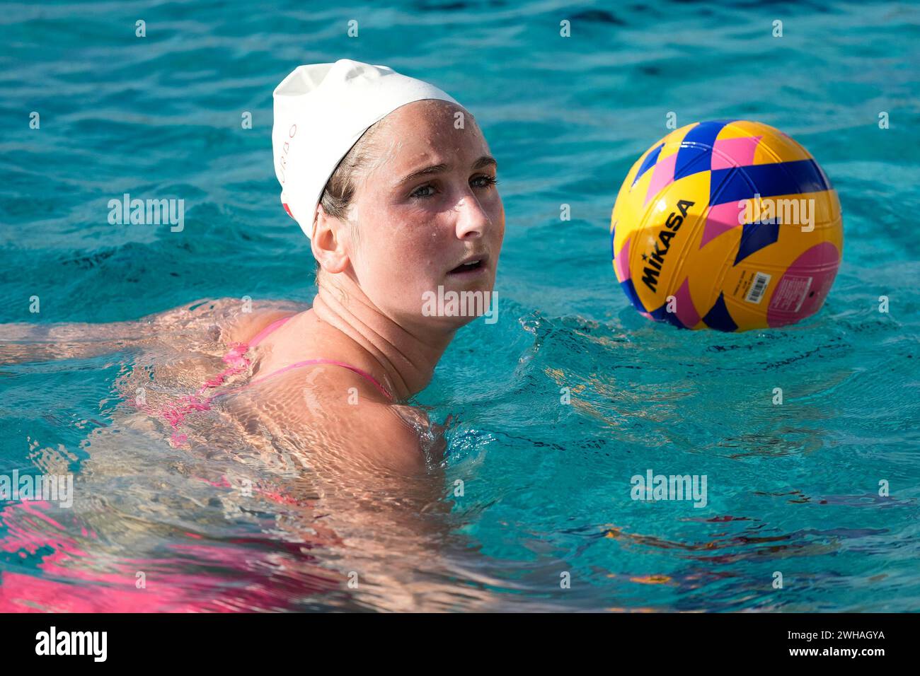 Two-time Olympic gold medalist and attacker Maddie Musselman trains with the U.S. women's water polo team at Los Alamitos Aquatics Center, in Los Alamitos, Calif., on Thursday, Jan. 18, 2024. (AP Photo/Damian Dovarganes) Banque D'Images