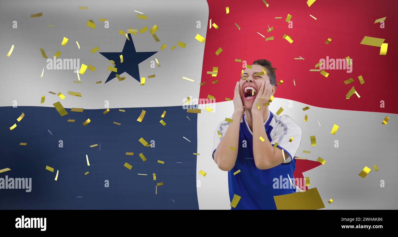 Image d'une joueuse de football féminine biraciale sur le drapeau du panama Banque D'Images