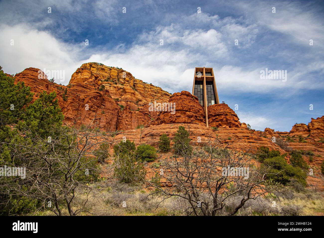 La chapelle de la Sainte-Croix est une chapelle catholique romaine construite de 1954 à 1956 dans les buttes de roche rouge de Sedona, Arizona, dans le Coconino Natio Banque D'Images