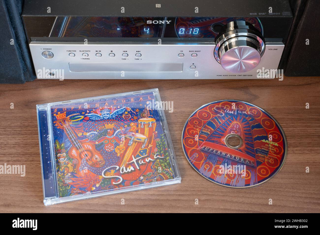 Supernatural Albums de Santana Supernatural est le dix-huitième album studio du groupe de rock américain Santana, sorti le 15 juin 1999. Ce fut un énorme succès commercial dans le monde entier Banque D'Images