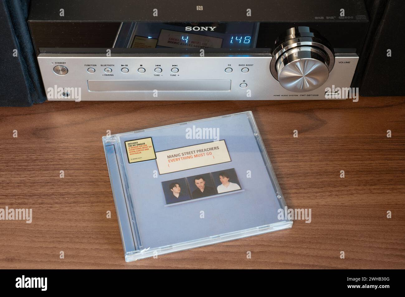 Everything Must Go Albums de Manic Street Preachers Everything Must Go Everything Must Go Albums de Manic Street Preachers Everything Must Go Sorti à l'apogée de Britpop au milieu des années 1990 Banque D'Images