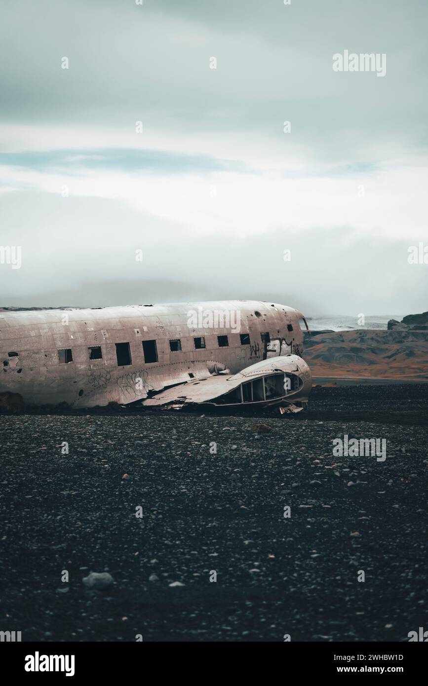 L'avion abandonné de DC sur Sólheimasandur Banque D'Images
