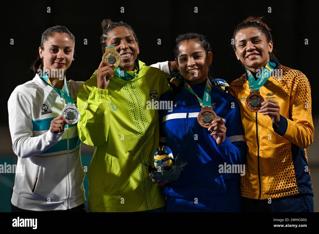 Santiago, Chili, 28 octobre 2023, Rafaela Silva (BRA), or, Brisa Gomez (ARG), argent et Jimenez Kristime (PAN), Maria Villalba (col), bronze, duri Banque D'Images