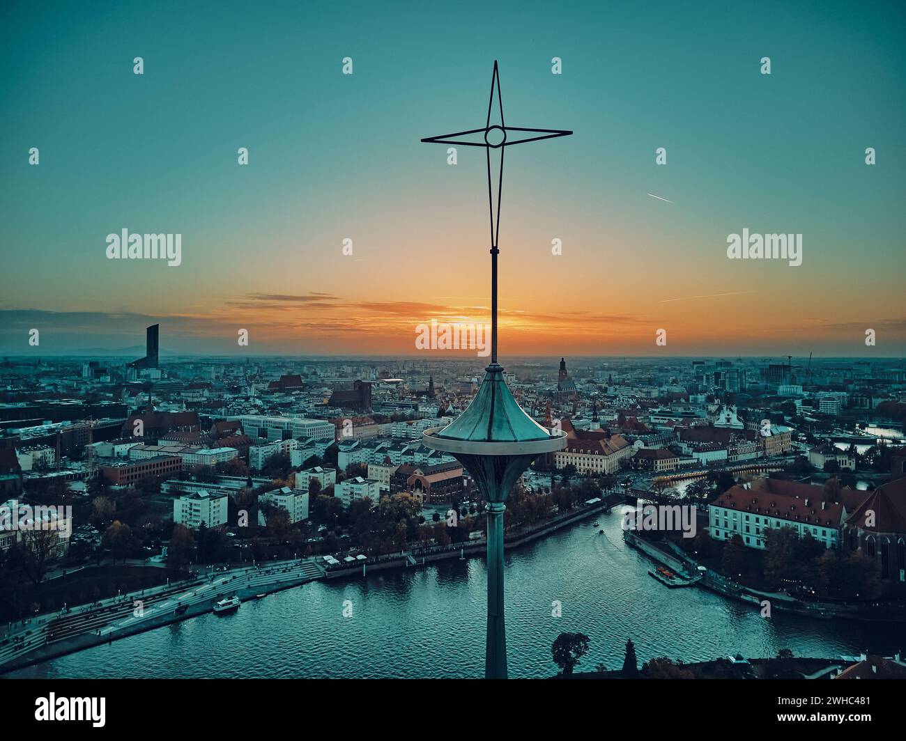 Vue aérienne sur l'île de la cathédrale (polonais : Ostrow Tumski - la partie la plus ancienne de la ville de Wroclaw (allemand : Breslau) - ville dans le sud-ouest de la Pologne, h Banque D'Images