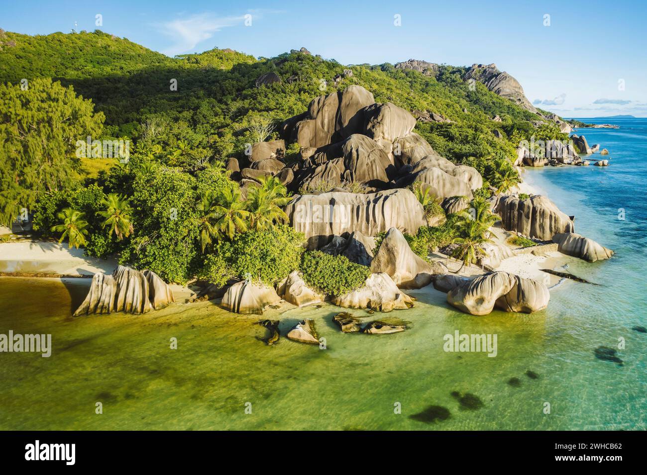 Les roches de granit sur Anse Source d'argent beach à l'île de La Digue, aux Seychelles. Banque D'Images