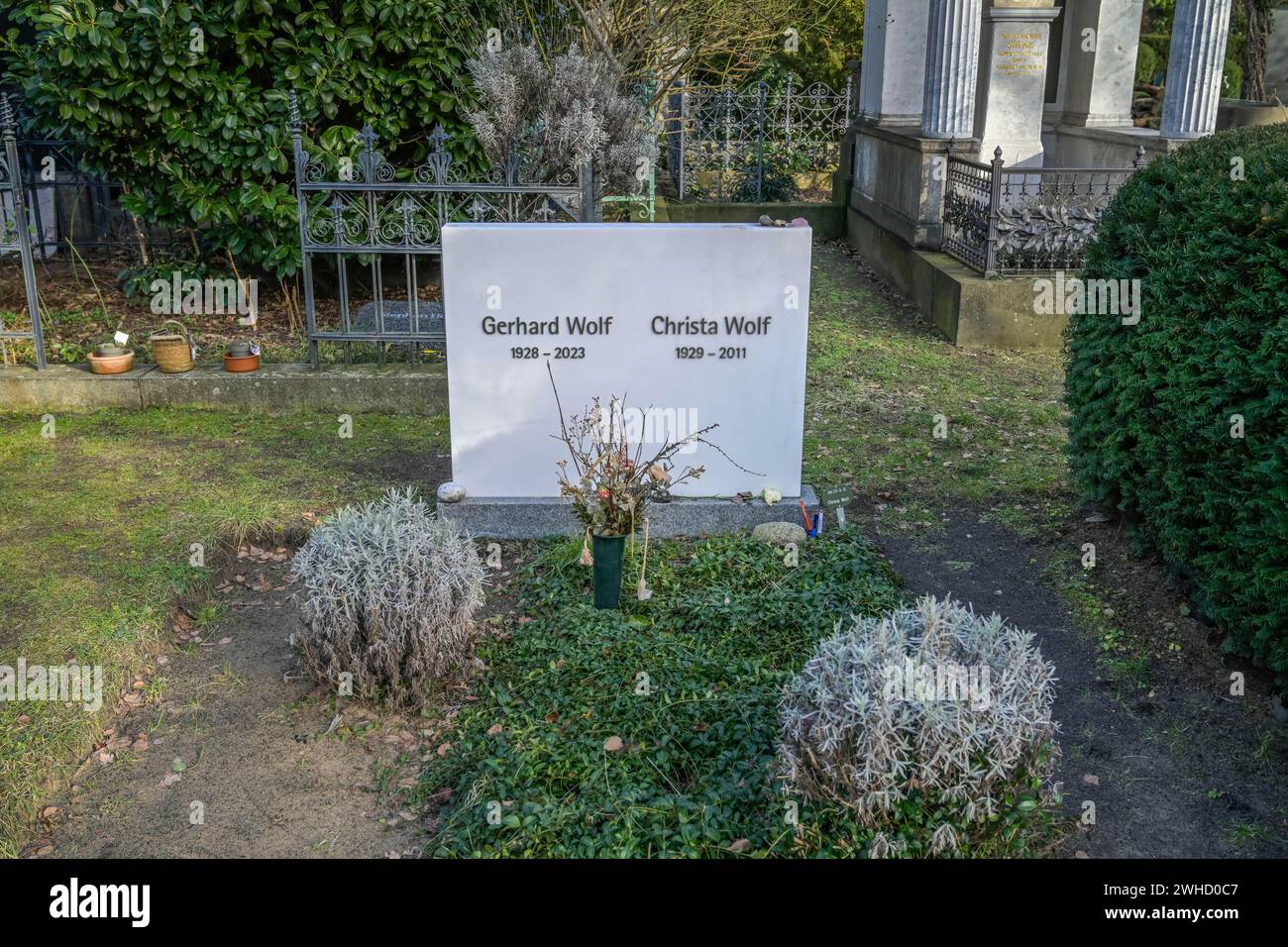 Gerhard et Christa Wolf, grave, Dorotheenstaedtischer Friedhof, Chausseestrasse, Mitte, Berlin, Allemagne Banque D'Images