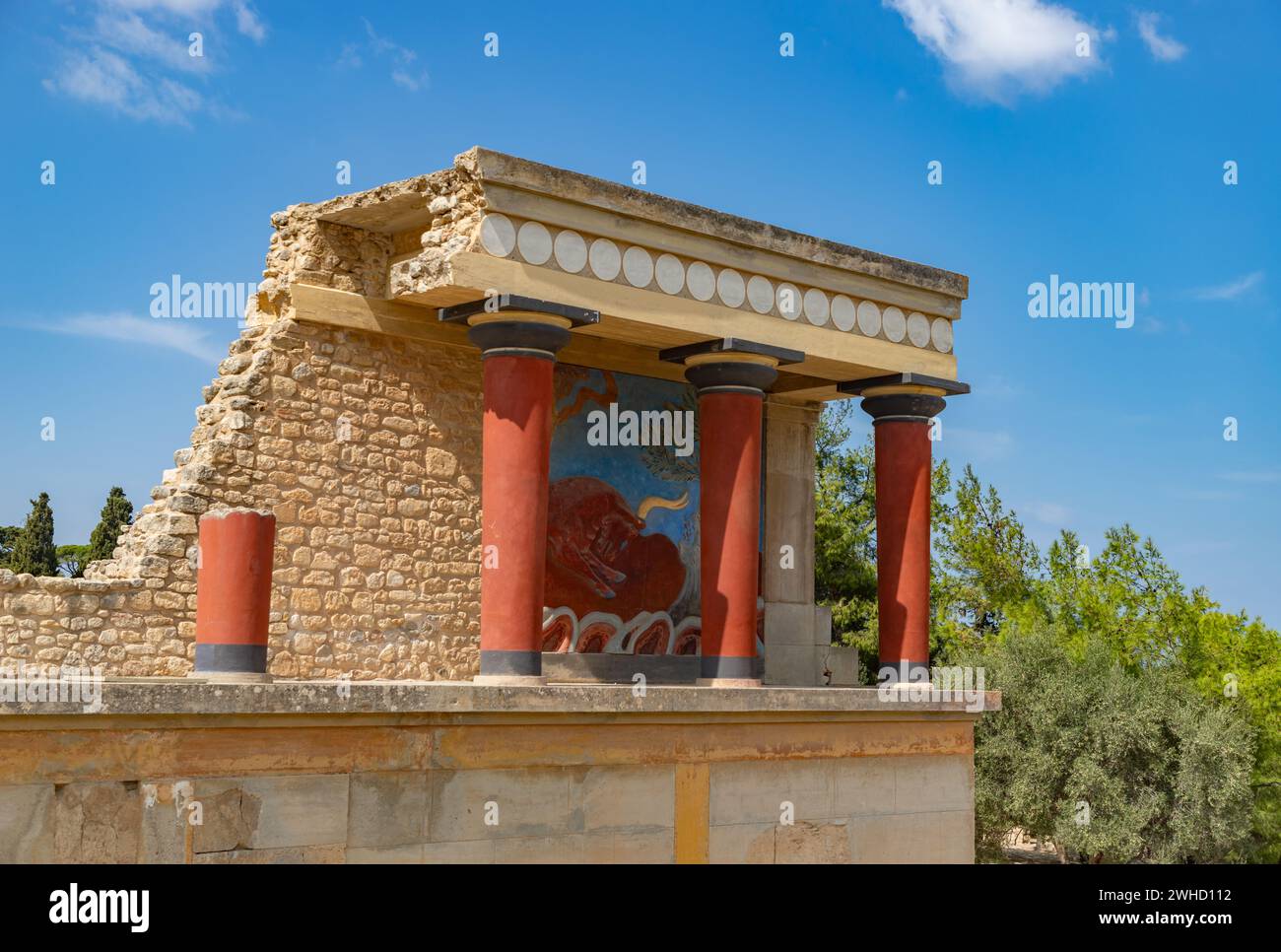 Une photo de l'entrée nord et du Bull Fresco au Knossos Palace. Banque D'Images