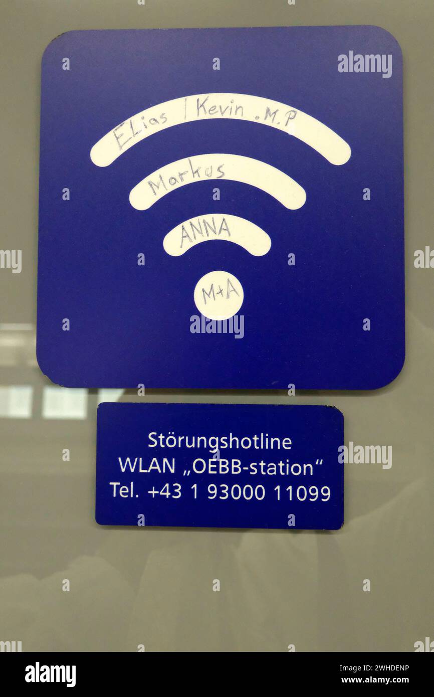 Autriche, Vienne, panneau, hotline de dépannage Banque D'Images