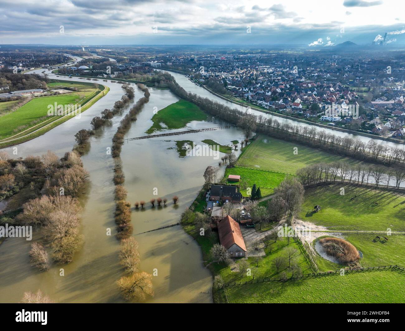 Dorsten, Rhénanie-du-Nord-Westphalie, Allemagne, inondation sur la Lippe, rivière dans la région de la Ruhr, les champs, les terres agricoles des agriculteurs à côté du Wat Banque D'Images