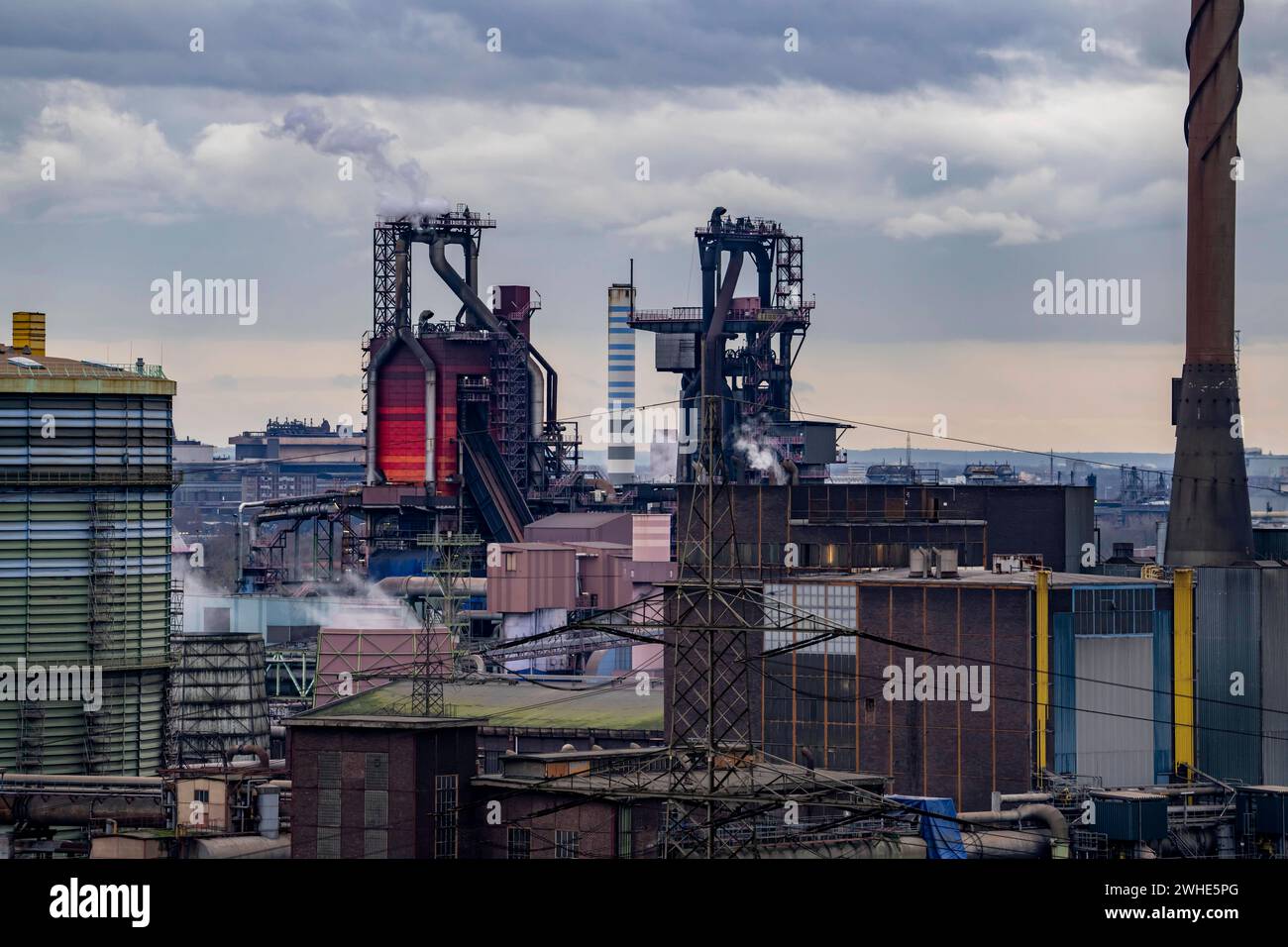 Stahlstandort Duisburg-Bruckhausen, ThyssenKrupp Steel, Hochöfen 8 und 9 Duisburg, NRW, Deutschland, Thyssekrupp Steel *** site sidérurgique de Duisburg Bruckhausen, ThyssenKrupp Steel, hauts fourneaux 8 et 9 Duisburg, NRW, Allemagne, Thyssekrupp Steel Banque D'Images