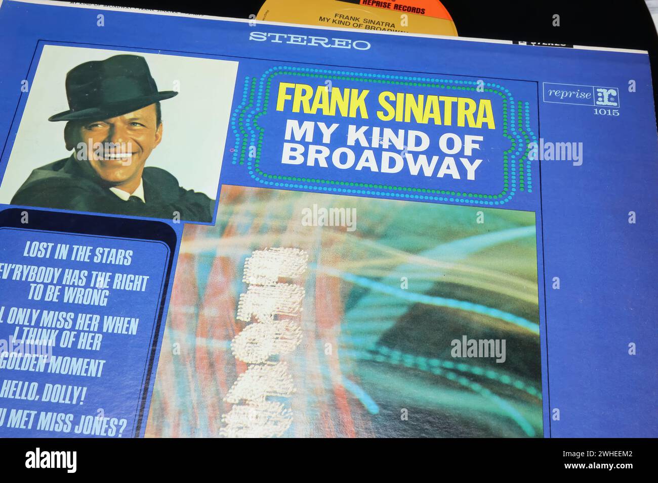 Viersen, Allemagne - 9 janvier. 2024 : closeup de Frank Sinatra album vinyle couverture de My Kind of broadway musical collection 1965 Banque D'Images
