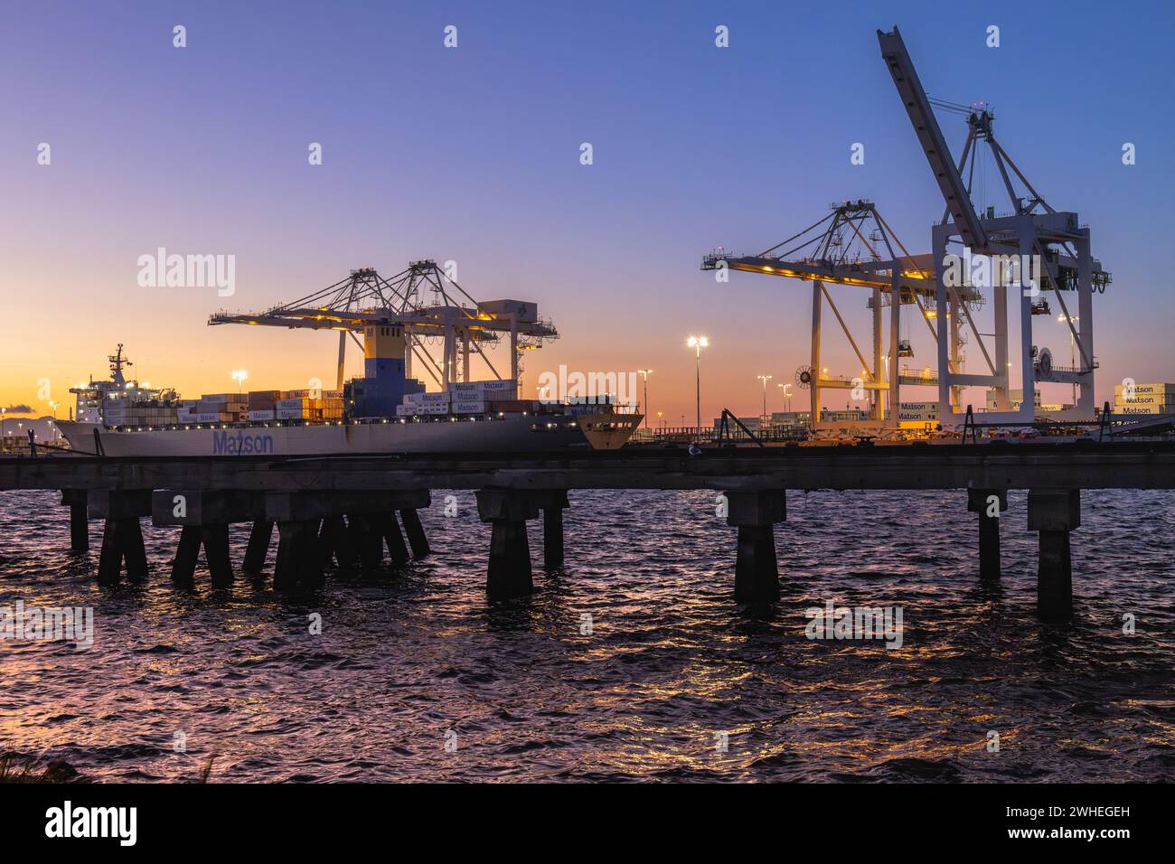Alameda, CA, États-Unis. 03 avril 2023 : San Francisco Bay Area, Alameda Pier, est un endroit très fréquenté, avec des cargos qui vont et viennent toute la journée Banque D'Images