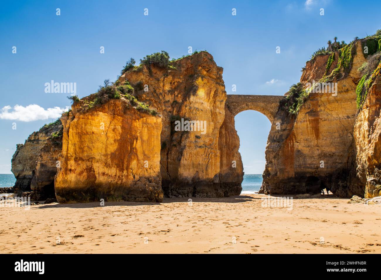 Pont à une plage Banque D'Images