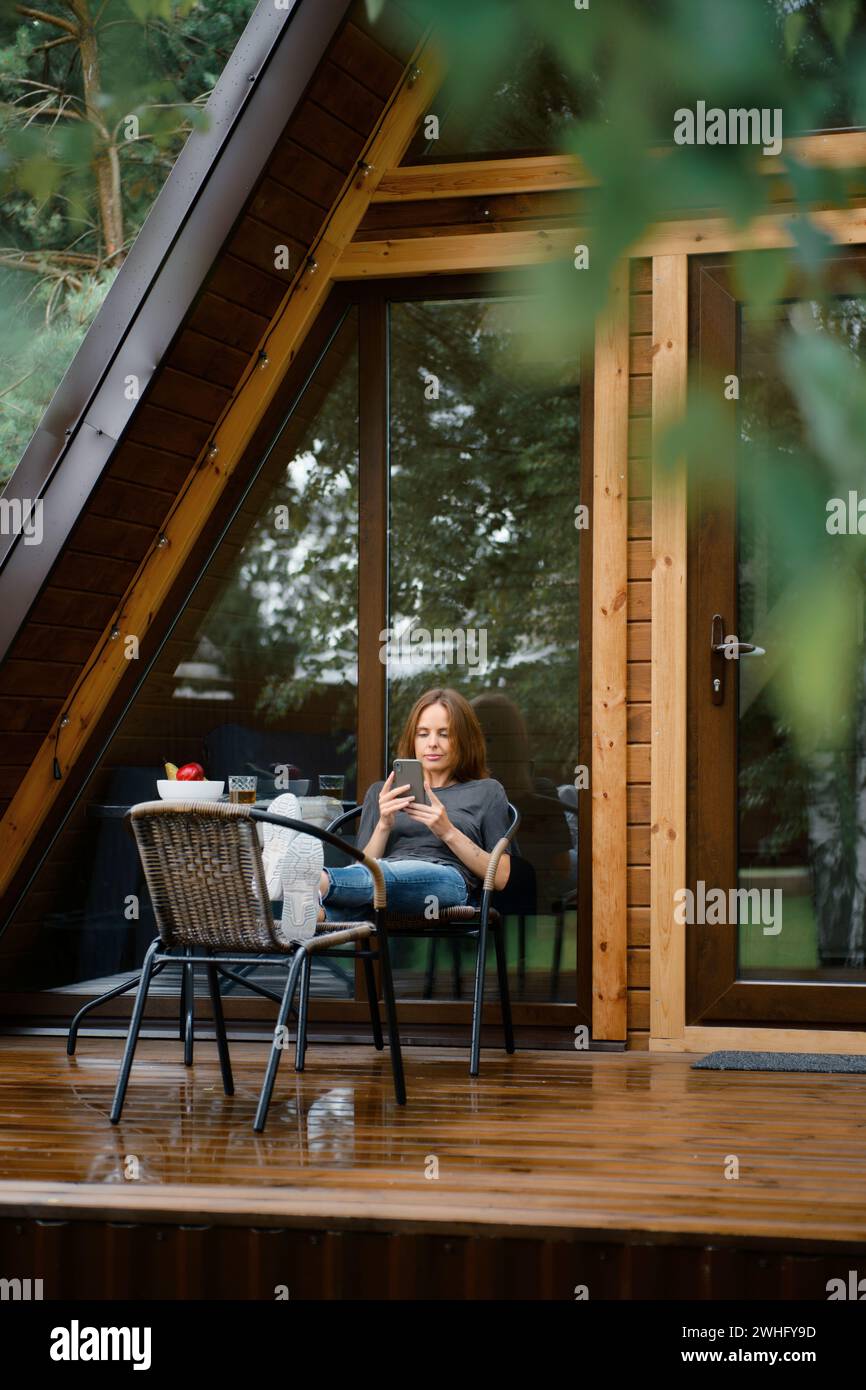 Évadez-vous de la ville animée. La vie privée dans la nature en silence Banque D'Images