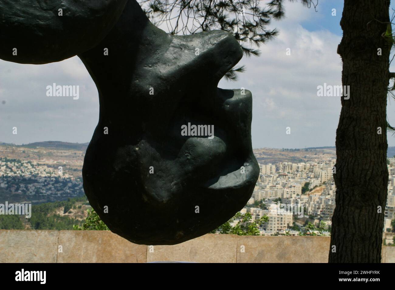 Œuvre d'art sur le terrain de Yad Vashem à Jérusalem. Les victimes des camps de la mort de Nador Glid Banque D'Images