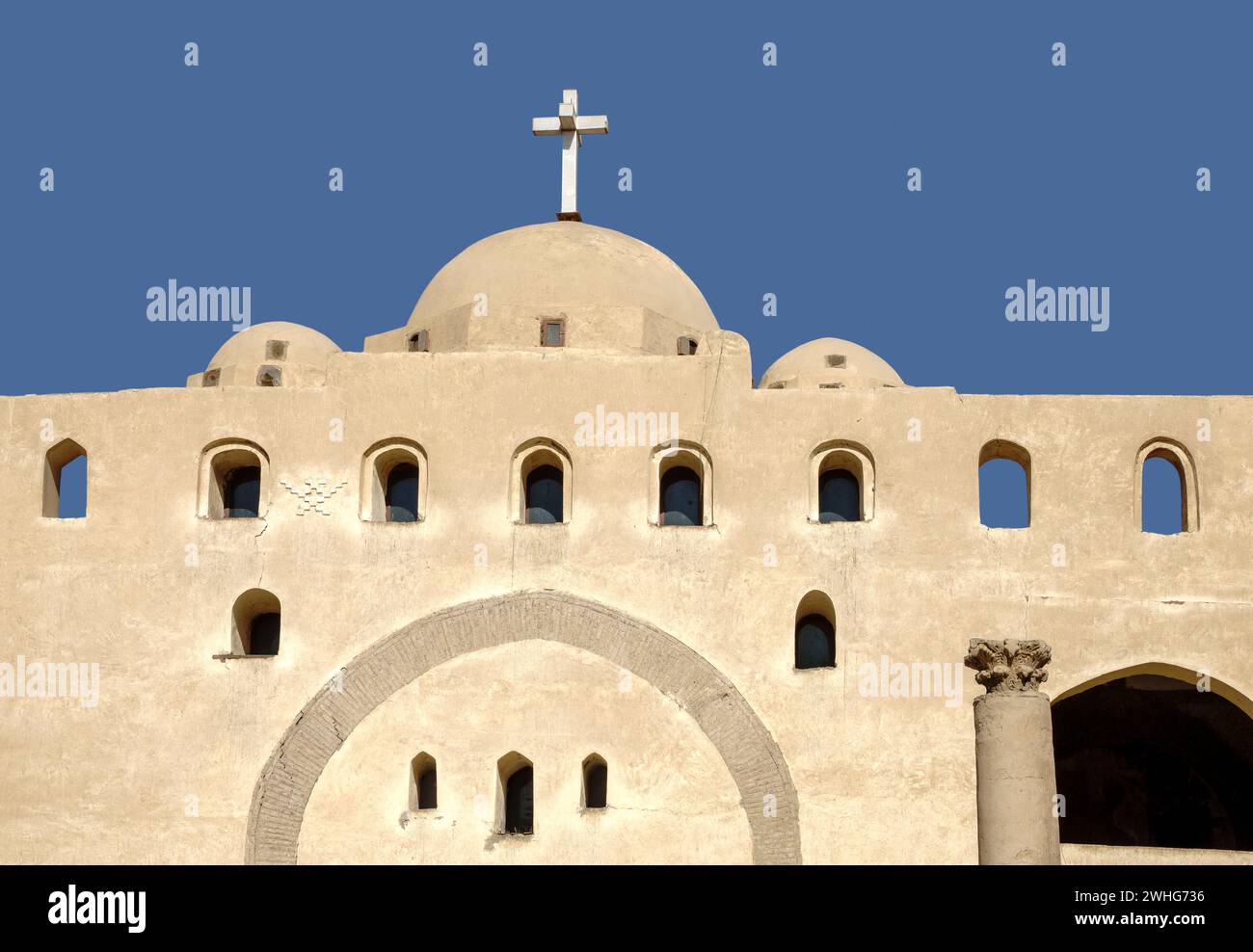 Le monastère blanc près de la ville haute-égyptienne de Sohag, au moyen-Égypte Banque D'Images