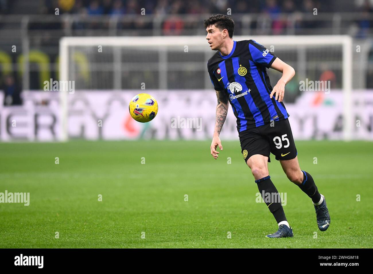 Alessandro Bastoni (FC Internazionale) contrôle le ballon lors du match de Serie A Football entre le FC Internazione et la Juventus, au stade San Siro. Banque D'Images