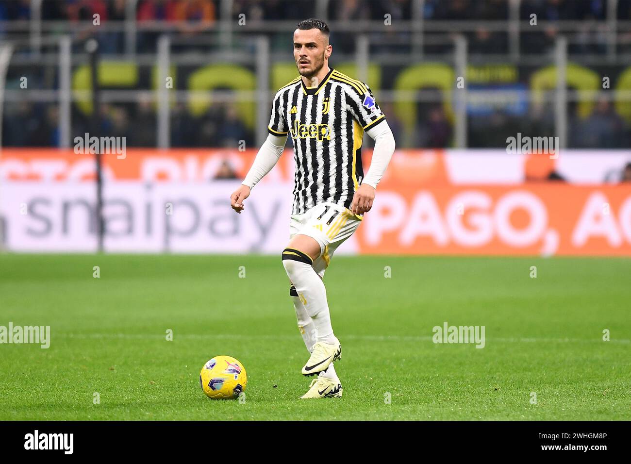 Filip Kostic (Juventus) contrôle le ballon lors du match de Serie A Football entre le FC Internazione et la Juventus, au stade San Siro, le 4 février Banque D'Images