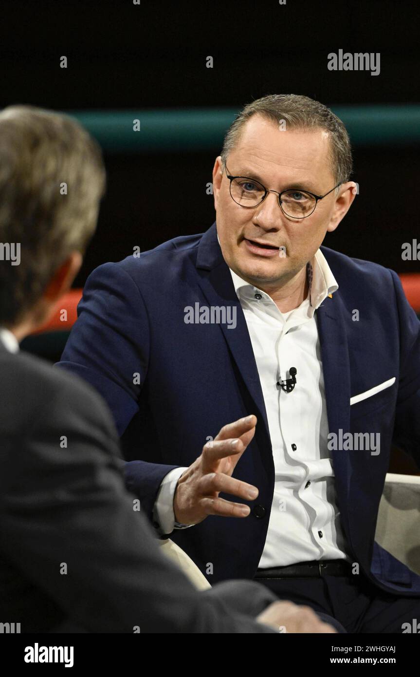 Markus Lanz Li. mit Tino Chrupalla 02/24 son Markus Lanz Li. Und Tino Chrupalla AM 6. Februar 2024 à Markus Lanz , ZDF TV Fernsehen Talkshow Talk Show Deutschland deutsche deutscher Mann Männer Politik Politiker Co-Vorsitzender Parteivorsitzender journaliste AFD Journalismus modérateur Autor Fotografie Fotograf animateur de journalisme allemand photographe politicien hoch halb sitzend sprechend gestikulierend zuhörend *** Markus Lanz Li avec Tino Chrupalla 02 24 son Markus Lanz Li et Tino Chrupalla le 6 février 2024 à Markus Lanz , ZDF TV talk show talk show talk show GE Banque D'Images