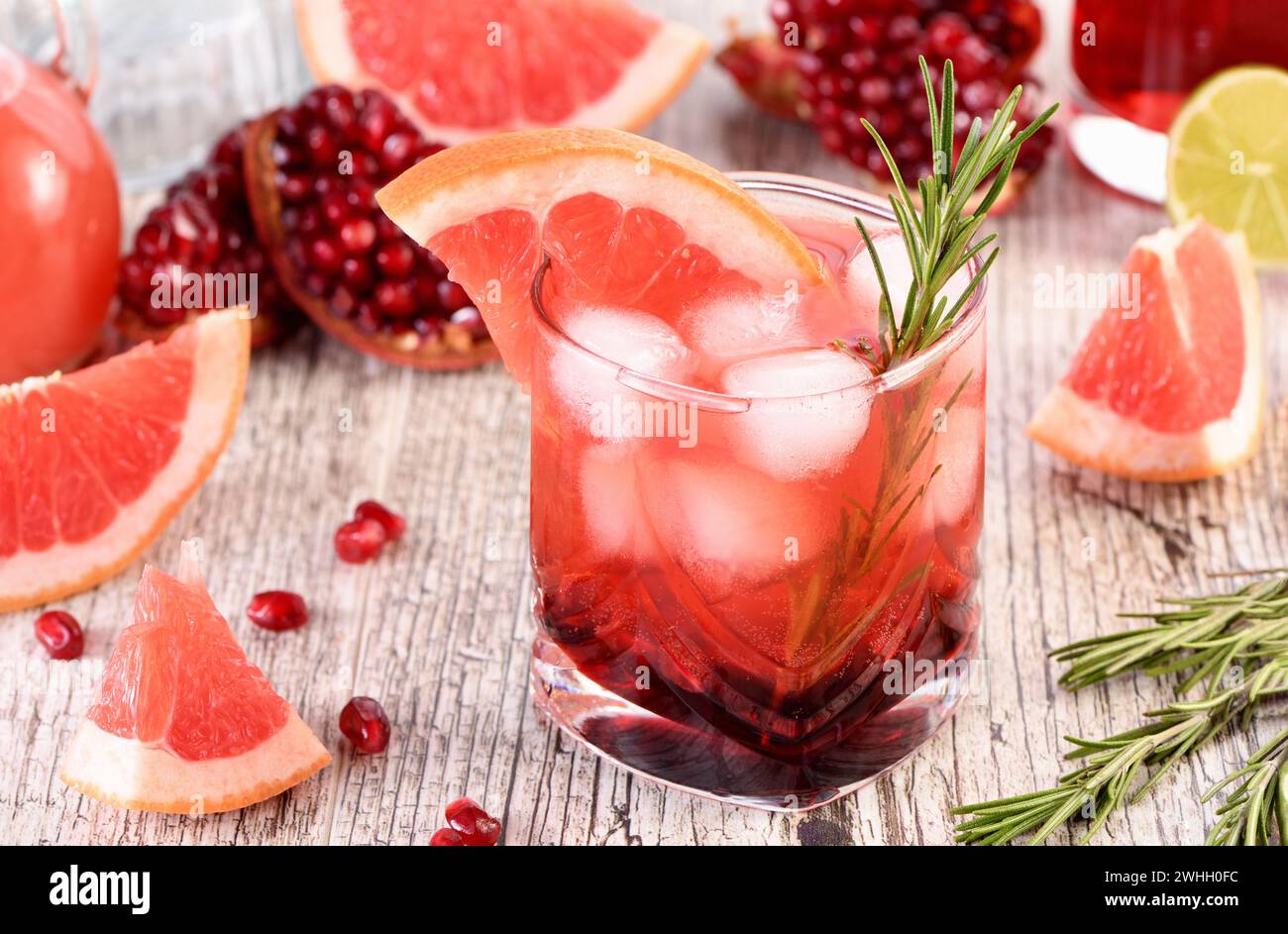 Gin grenade et tonique Banque D'Images