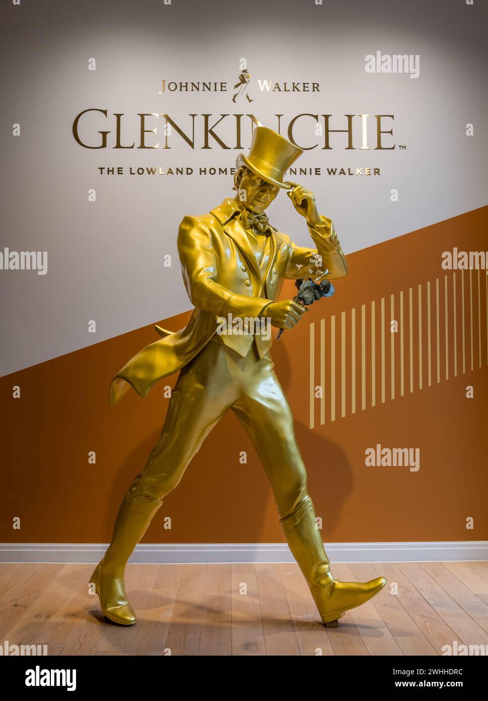 Johnnie Walker Striding Man model à Glenkinchie Distillery, East Lothian, Écosse, Royaume-Uni Banque D'Images