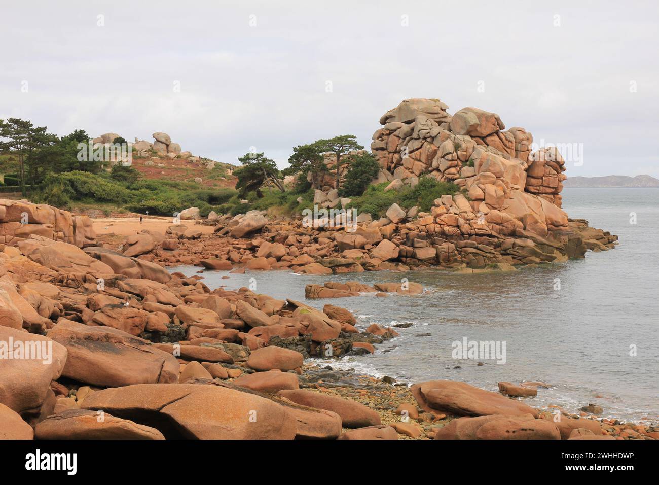 Formations rocheuses de granit Granit Rose, Bretagne, France. Banque D'Images