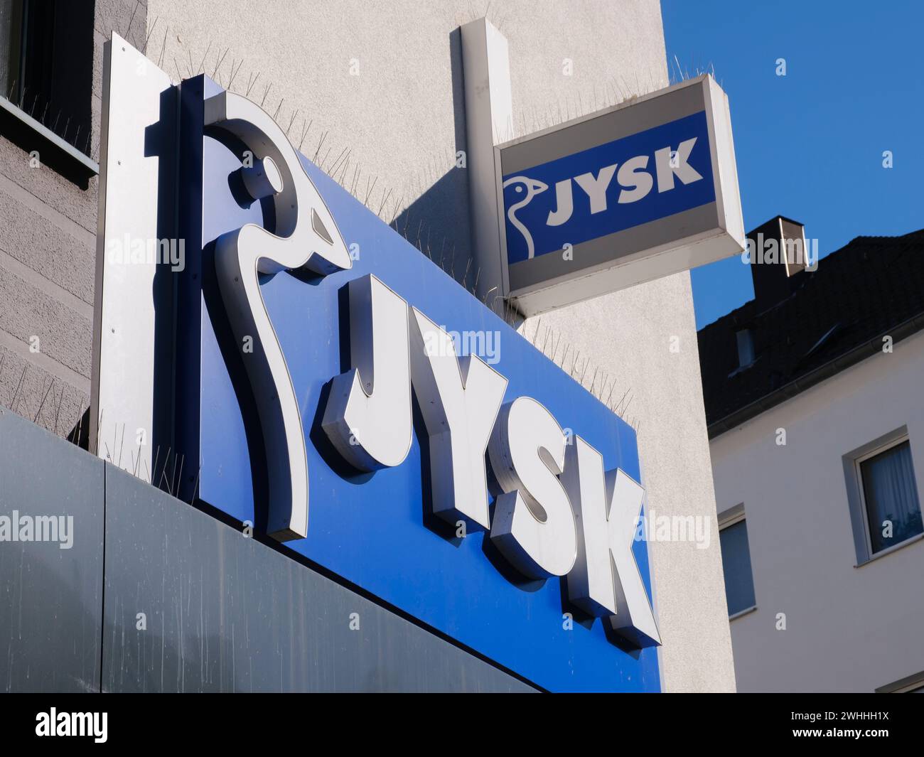 Façade avec chant et logo de JYSK Banque D'Images