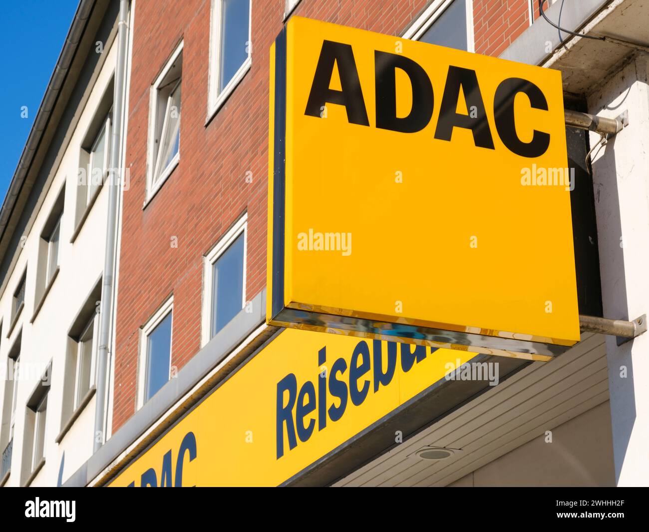 Façade avec chant et logo de l'ADAC Banque D'Images
