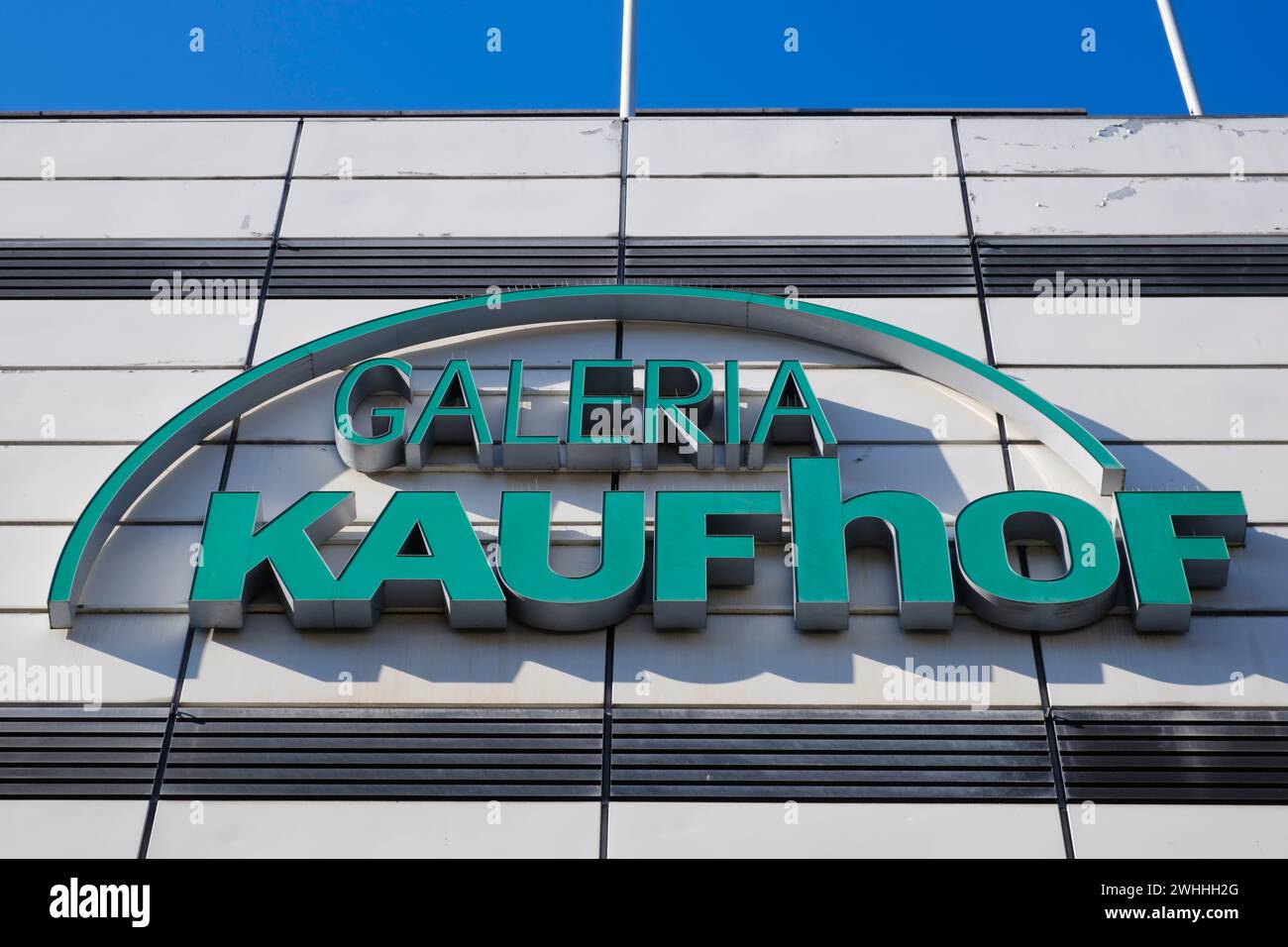 Façade avec chant et logo de Galeria Kaufhof Banque D'Images