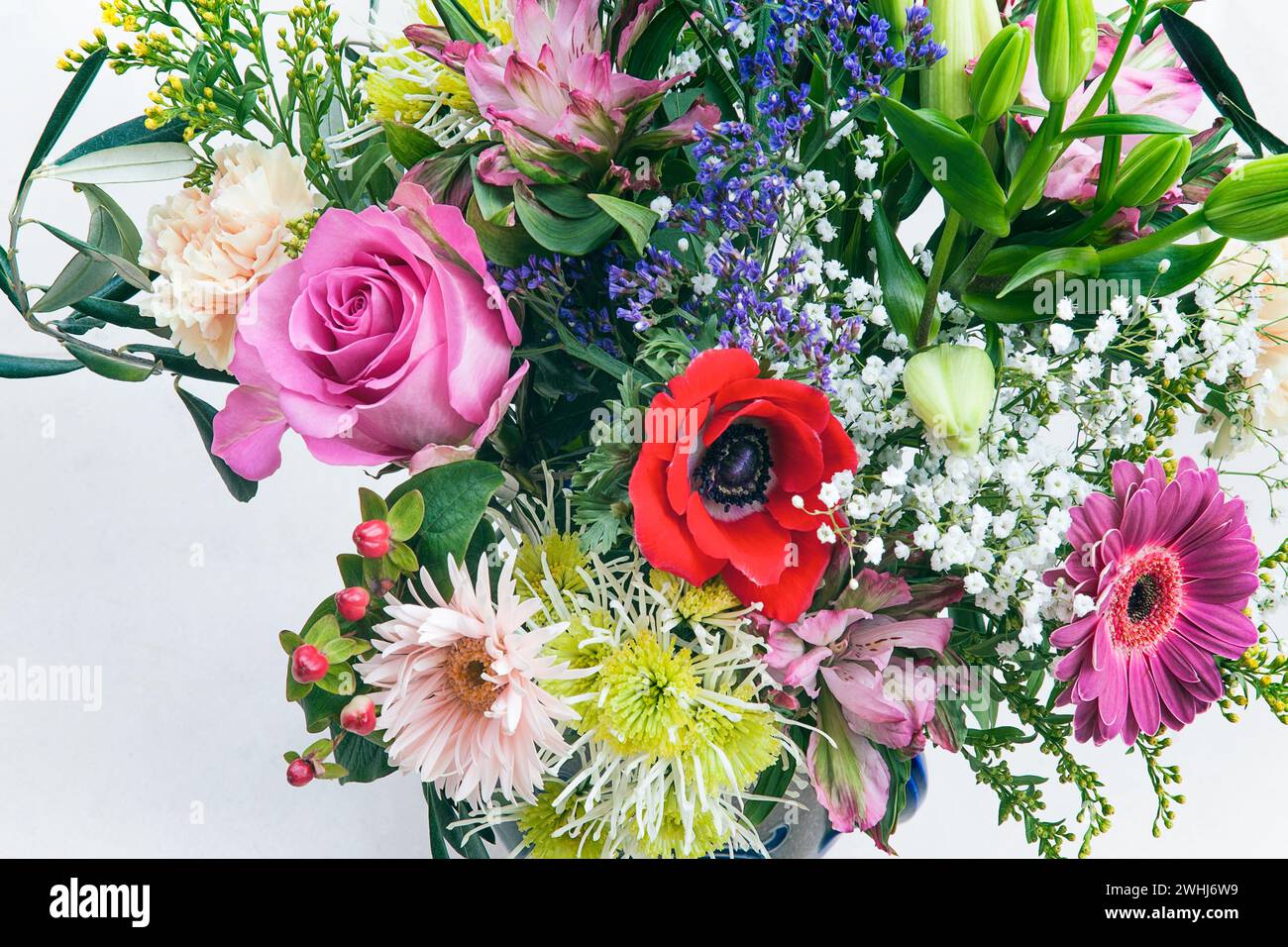 ARRANGEMENT FLORAL : 'Joyeux anniversaire' par Edmund Nagele FRPS Banque D'Images