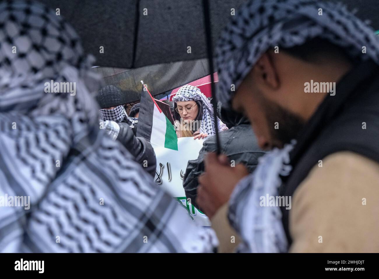 Roma, Italie. 10 février 2024. Foto Mauro Scrobogna/LaPresse10-02-2024 Roma, Italia - Cronaca - Manifestazione della comunit&#xe0 ; Palestiniens in Italia - Nella foto: momenti della manifazione a sostegno della causa palestinese e della guerra contro lo stato di Israele in Gaza 10 février 2024 Rome, Italie - nouvelles - manifestation de la communauté palestinienne en Italie - sur la photo: moments de la manifestation de soutien à la cause palestinienne et à la guerre contre l'Etat d'Israël à Gaza crédit : LaPresse/Alamy Live News Banque D'Images