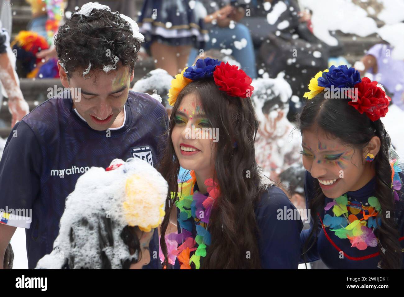 UIO-CARNAVAL-PLAZA-SAN-Blas Quito, sabado 10 de febrero del 2024 Con Bandas de Paz, bailes tradicionales, canon de espuma, ninos, jovenes y adultos, Festejan el feriado de carnaval, en la Plaza de San Blas, Centro Historico. Fotos:Rolando Enriquez/API Quito Pichincha Ecuador ACE-UIO-CARNAVAL-PLAZA-SAN-Blas-2d445f6fe96557bb5073459e3c7ff54f *** UIO CARNAVAL PLAZA SAN Blas Quito, samedi 10 février 2024 avec des bandes de paix, danses traditionnelles, canon à mousse, enfants, jeunes et adultes, célébrez les vacances de carnaval dans la Plaza de San Blas, Centro Historico photos Rolando Enriquez API Quito Pich Banque D'Images