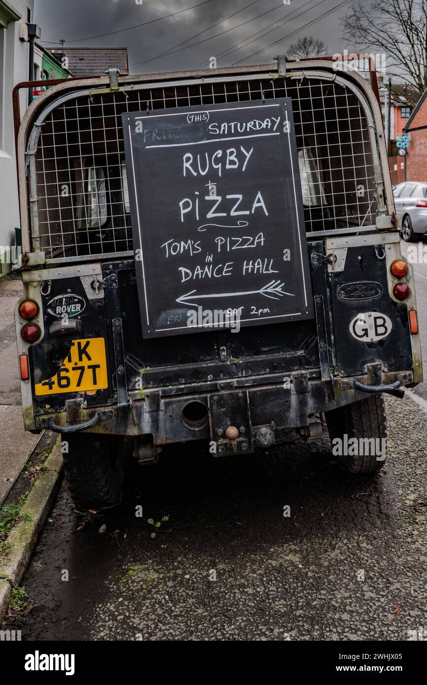 King's Road Yard Street Market, Pontcanna, Cardiff. Signe marché fermier, pop-ups, arts, artisanat, nourriture. Concept retail, cuisine artisanale, artisanat. communauté. Banque D'Images