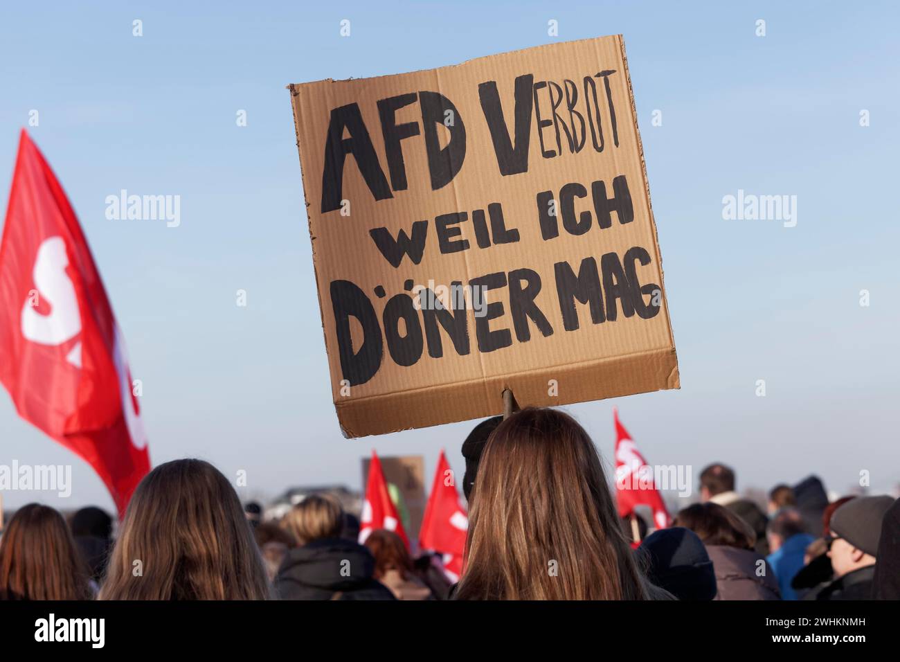 Bannière avec texte original, AFD Ban Because I like kebabs, grande manifestation contre l'extrémisme de droite le 27 janvier 2024 à Duesseldorf, Nord Banque D'Images