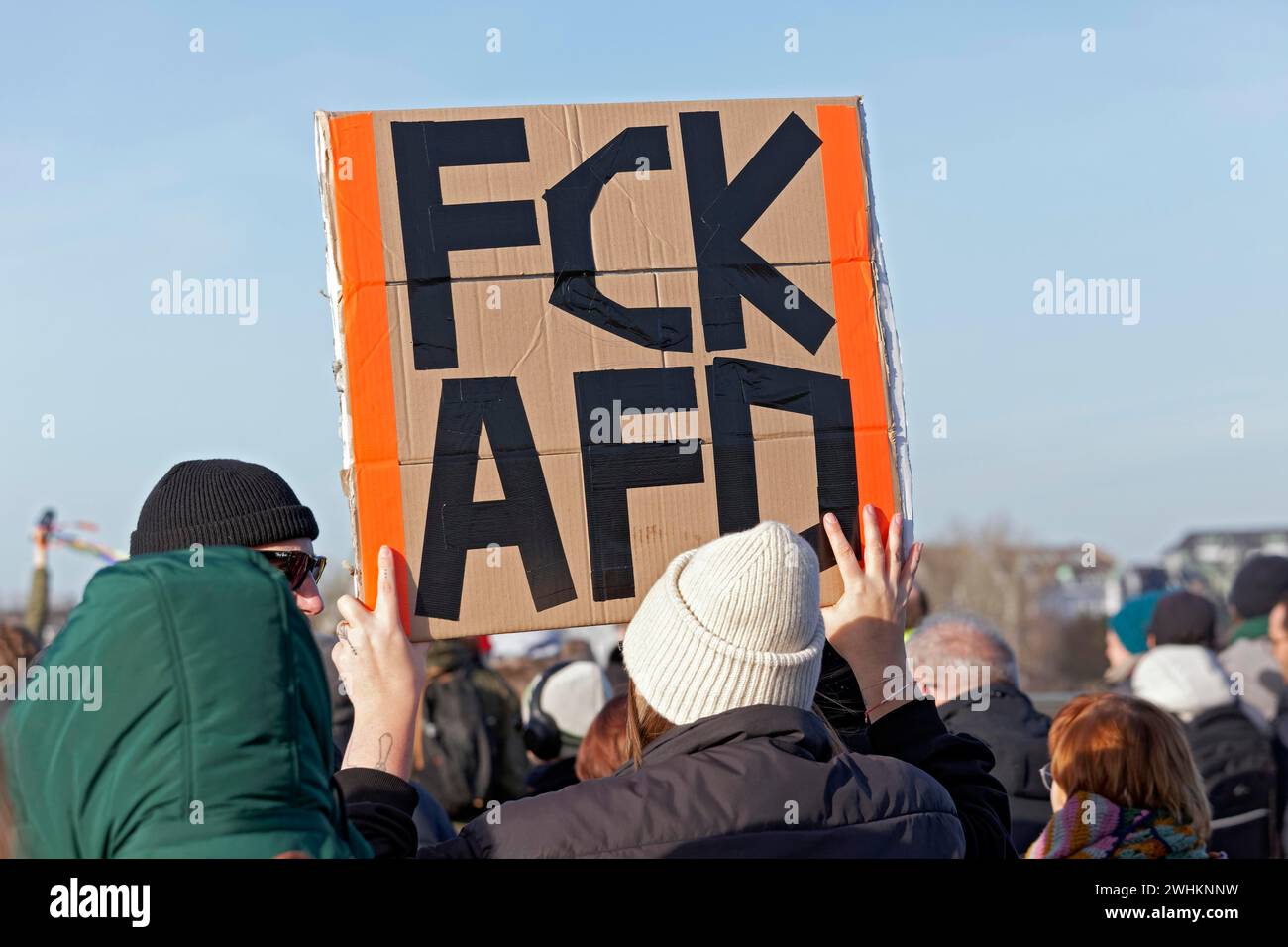 Panneau avec inscription FCK AFD, grande manifestation contre l'extrémisme de droite et barrage AFD 27.1.2024 à Duesseldorf, Rhénanie du Nord-Westphalie, Allemagne Banque D'Images