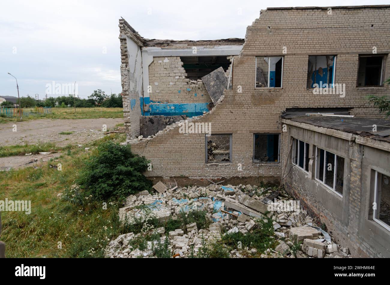 Dans une école détruite en Ukraine Banque D'Images