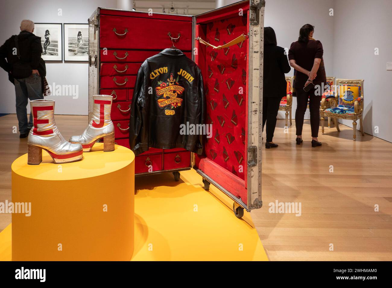 'The Collection of Sir Elton John : Opening Night' à la maison de vente aux enchères de luxe Christie's située au Rockefeller Center, New York City, USA 2024 Banque D'Images