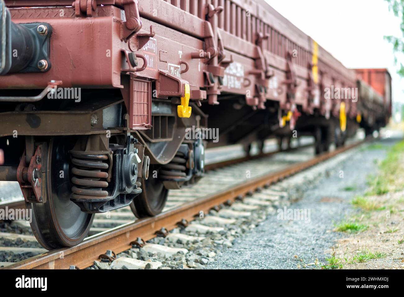 Train de marchandises à un chantier de shunt Banque D'Images