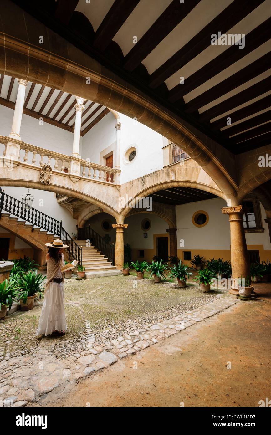 Palacio de Can Oleza mandado construire por la familia Descos en el siglo XV Banque D'Images