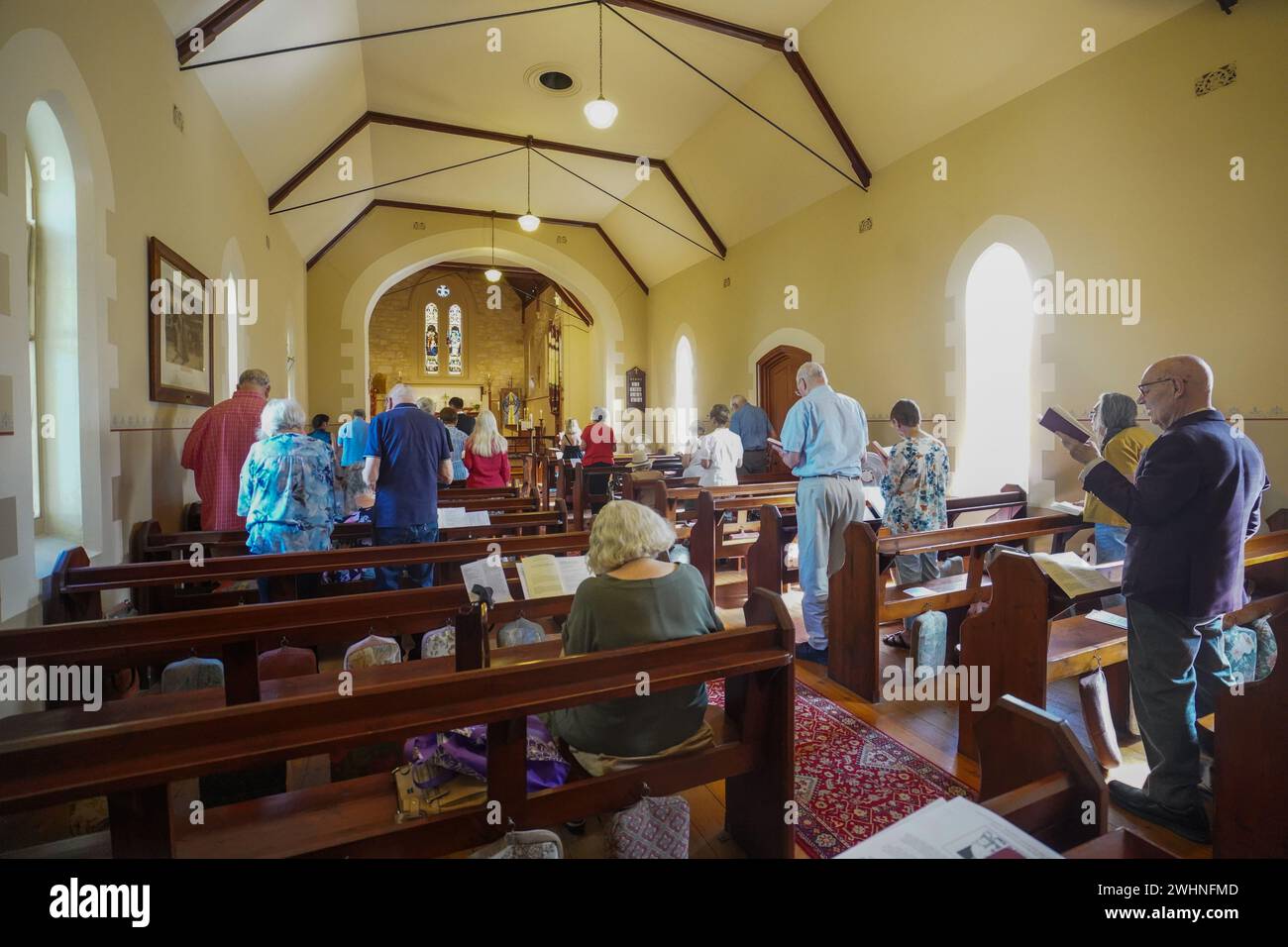 Adélaïde, Australie méridionale 11 février 2024 les paroissiens assistent à un service religieux le dimanche dans une église paroissiale à North Adélaïde. Credit : amer Ghazzal/Alamy Live News Banque D'Images