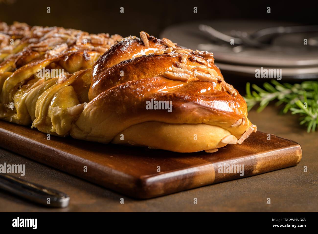 Gâteau tressé à la cannelle de Noël Banque D'Images