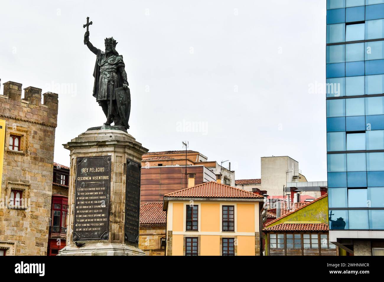 Statue de la liberté à New york, photo en arrière-plan à Gijon, principado de asturias, espagne europe Banque D'Images