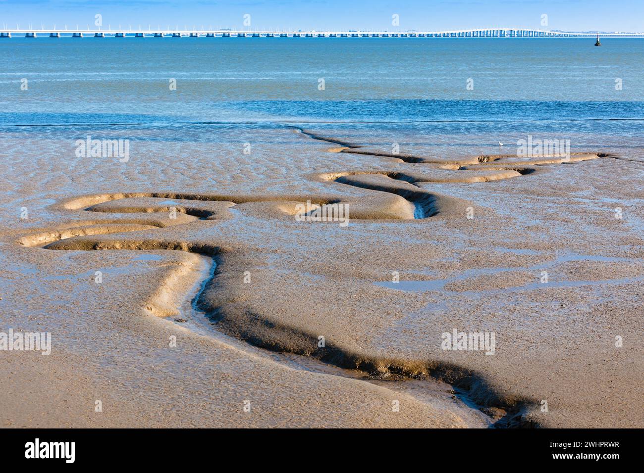 Fond de la rivière Tage et pont Vasco da Gama comme arrière-plan Banque D'Images
