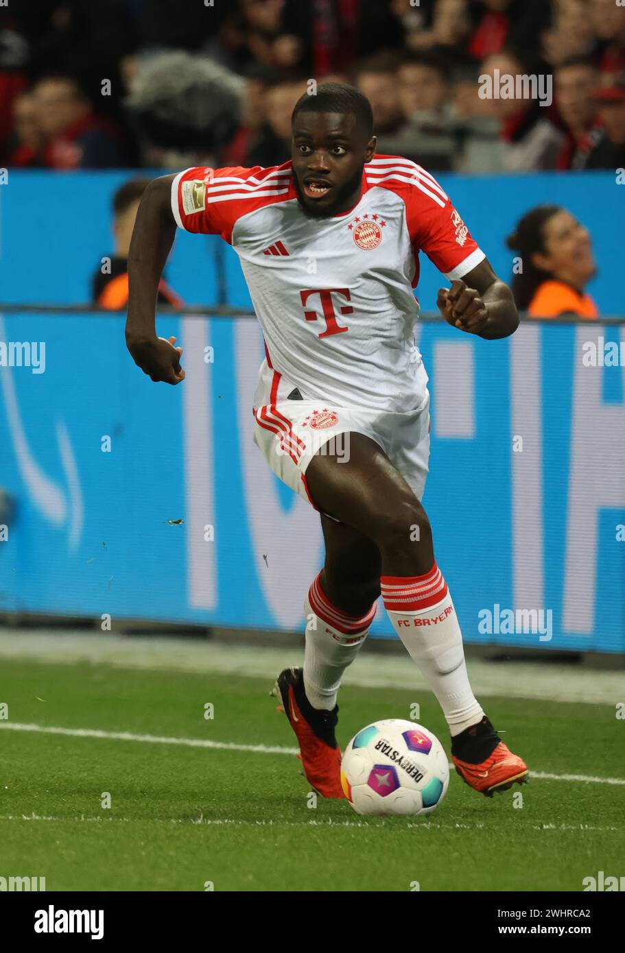 Leverkusen, Deutschland. 10 février 2024. Dayot Upamecano (Bayern), Leverkusen, Deutschland, 10.02.2024, 1. Bundesliga, 21 ans. Spieltag, Bayer 04 Leverkusen - FC Bayern Muenchen. LA RÉGLEMENTATION DFL INTERDIT TOUTE UTILISATION DE PHOTOGRAPHIES COMME SÉQUENCES D'IMAGES ANDMZZALAMY LIVE NEWS Banque D'Images